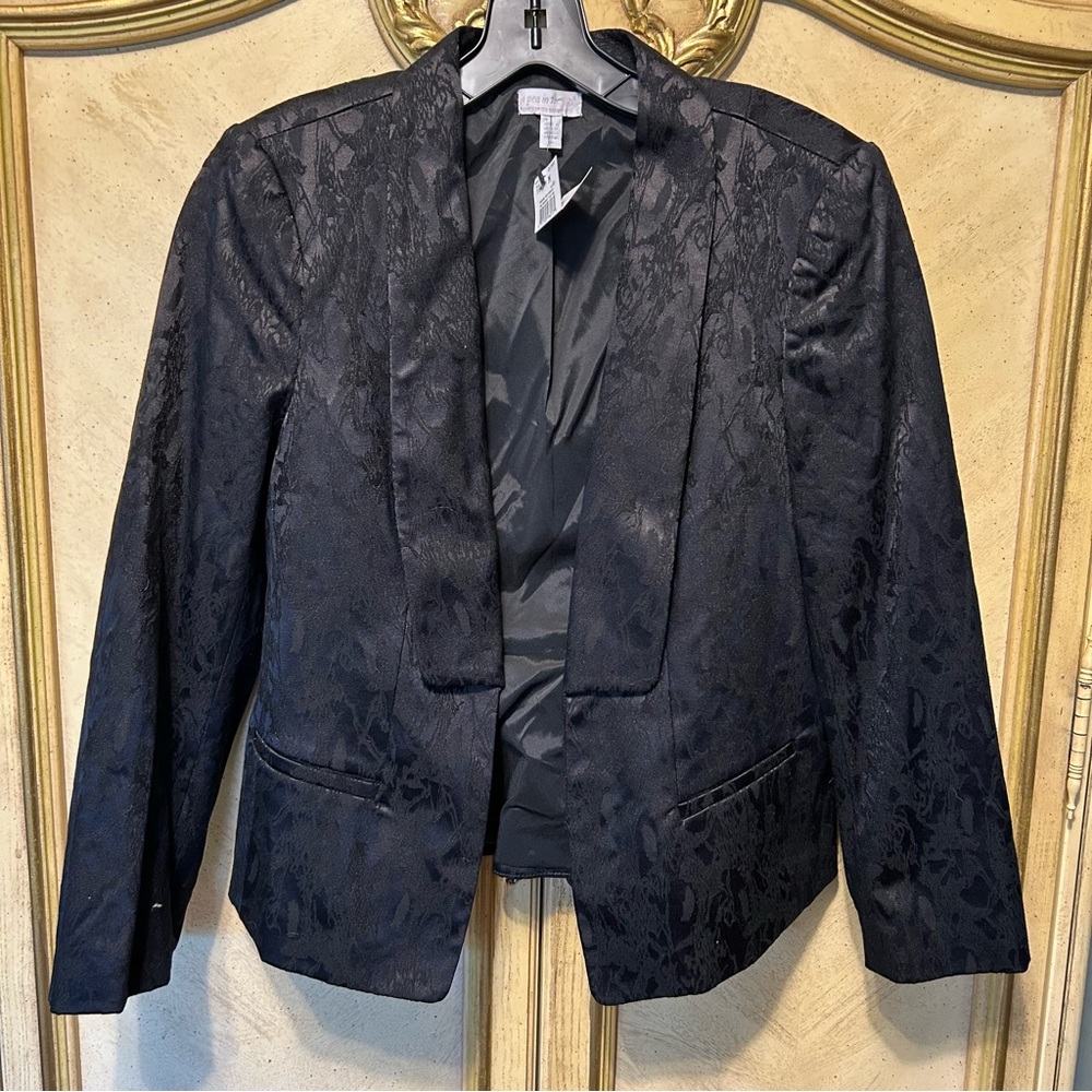 A Pea in the Pod Black Satiny Lace Look Open Front Peplum Blazer Medium NEW NWT